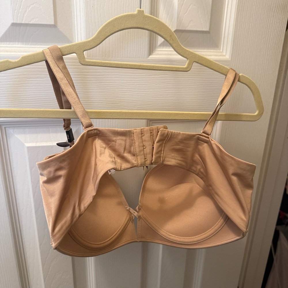 NWT Victoria's Secret Strapless Bombshell Push Up Bra Size 38C - Picture 4 of 5